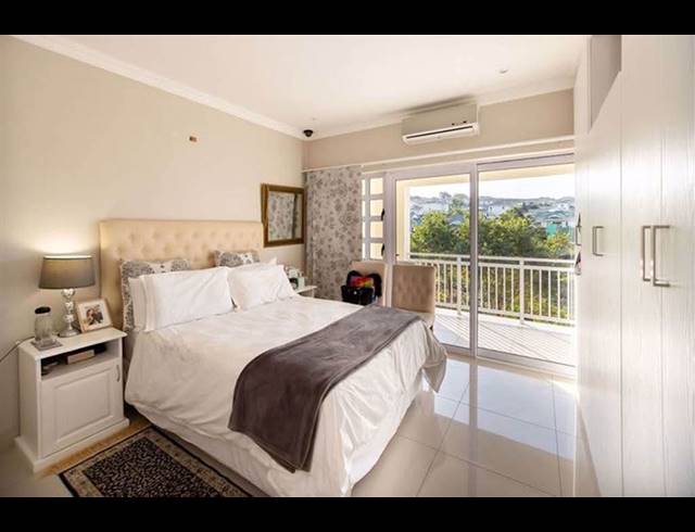 3 BEDROOM TOWNHOUSE FOR SALE IN EDGEMOUNT ESTATE